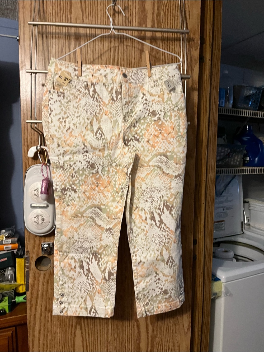 Bandolino Women's Printed Capri Pants in Cream, Peach & Olive